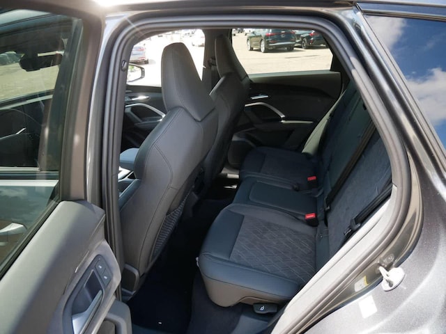 2026 Audi SQ5 Premium Plus - Photo 9