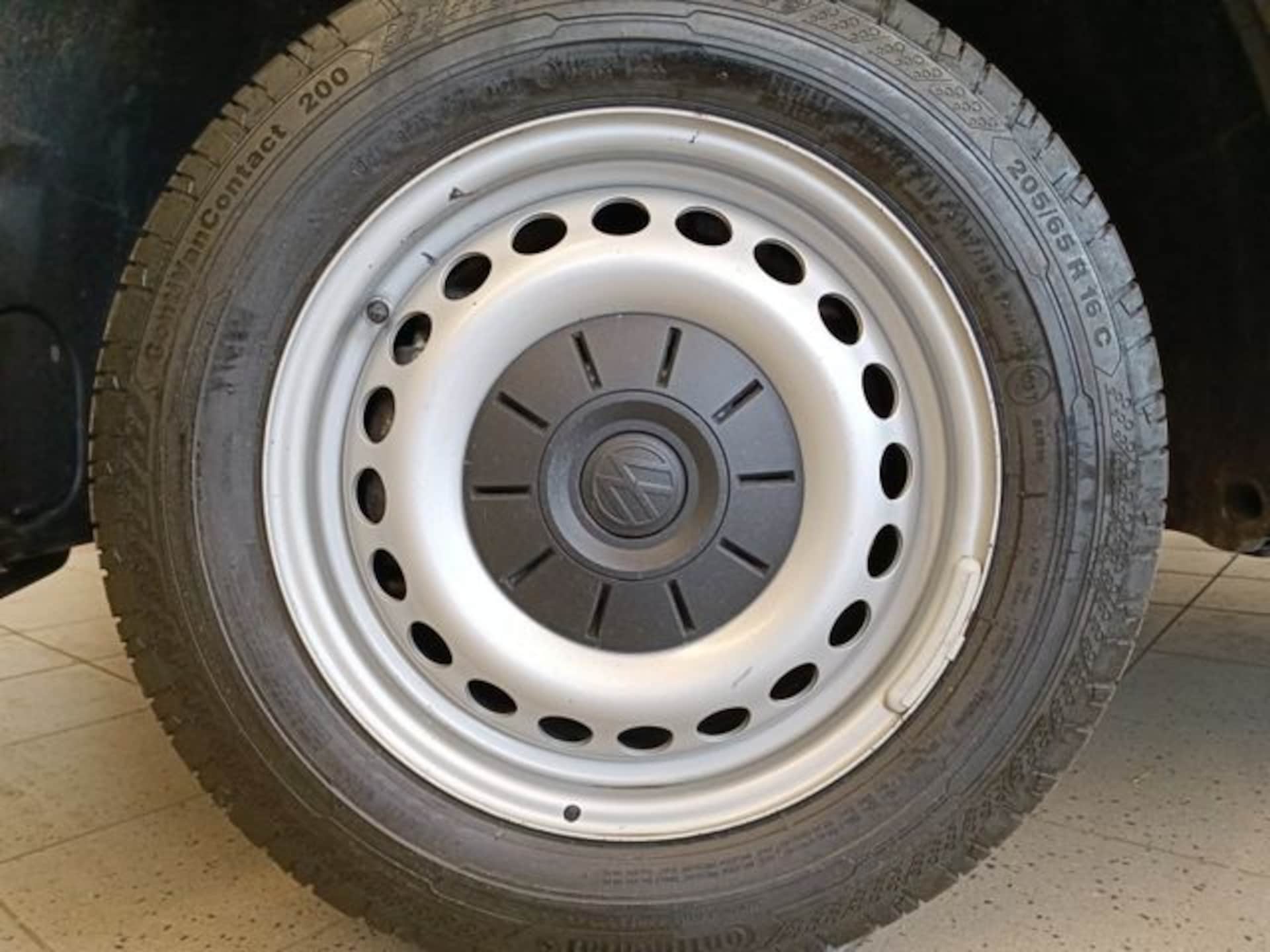 Volkswagen T6 Transporter Kombi langer Radstand
