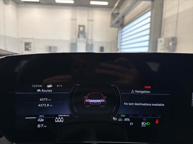 2025 AUDI Q6 - Image 15