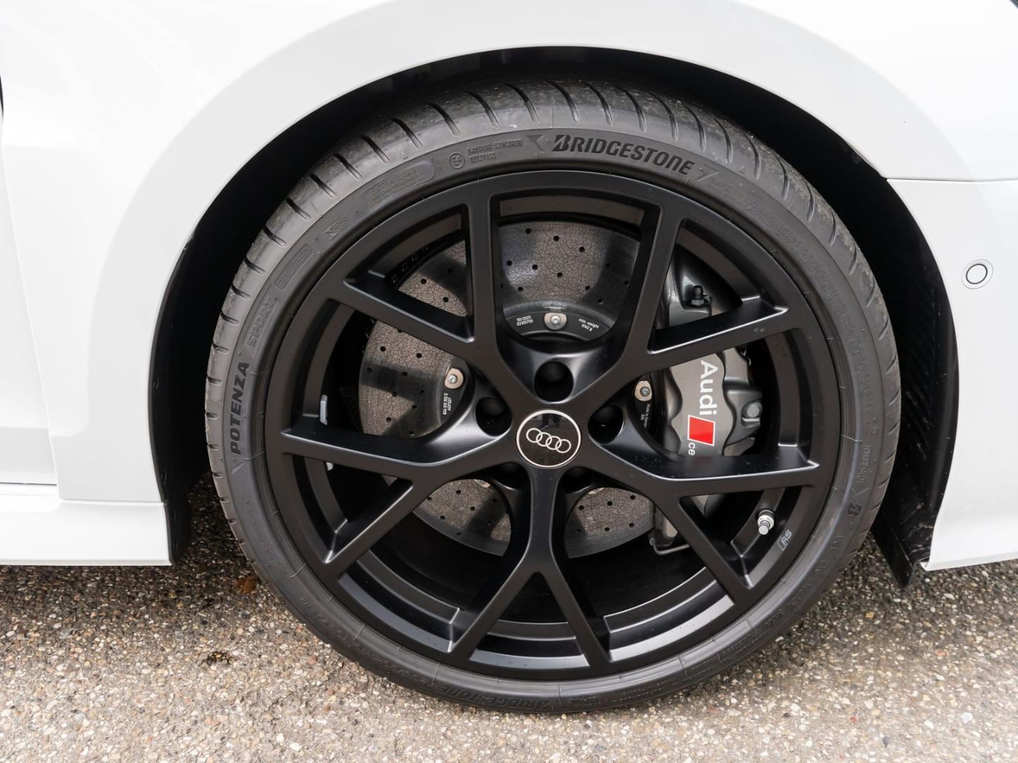 Bild über Audi RS 3 Sportback TFSI quattro 294 kW S tronic - für weitere Informationen kontaktieren Sie den Audi Partner