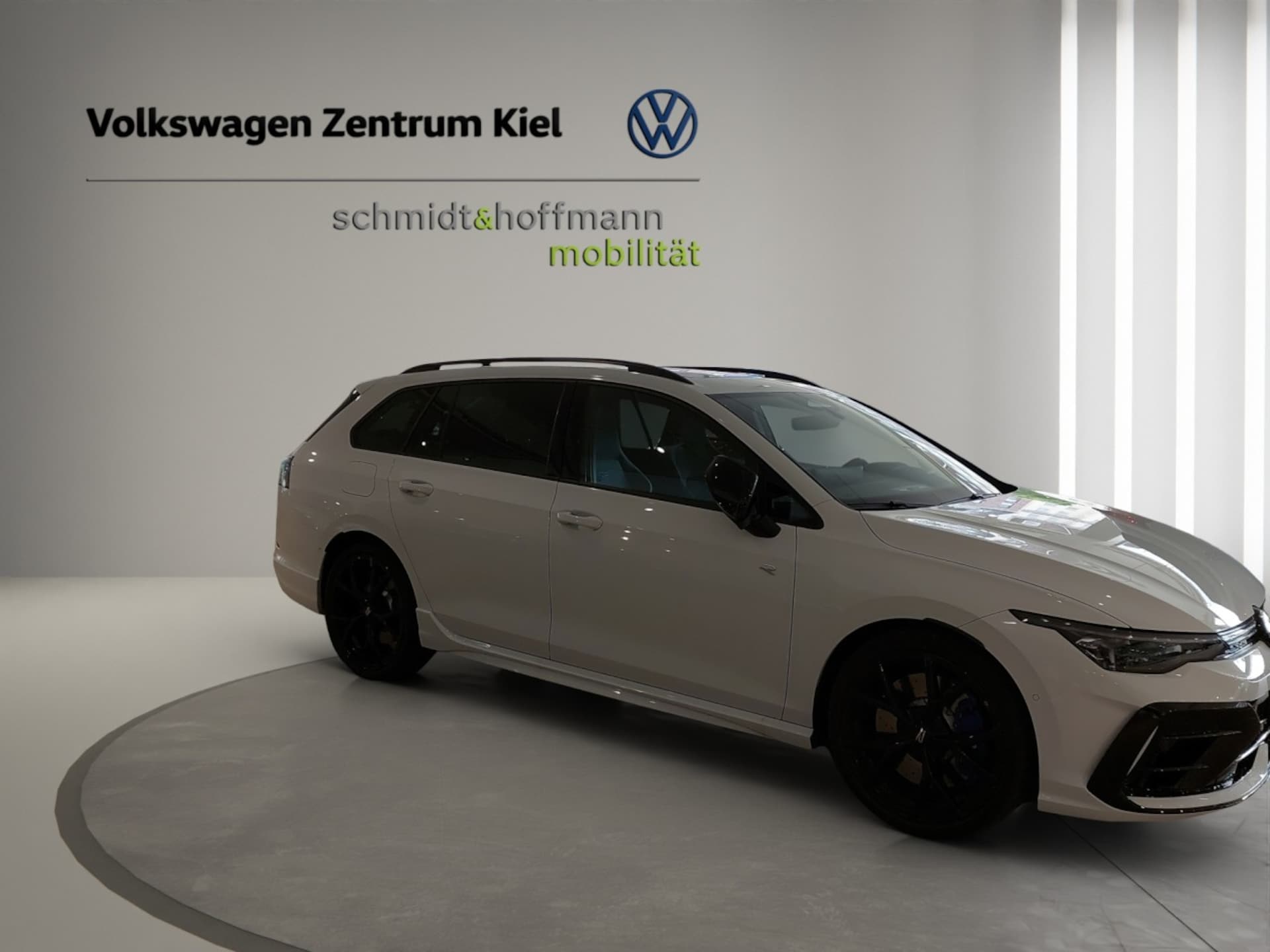 Volkswagen Golf Variant R