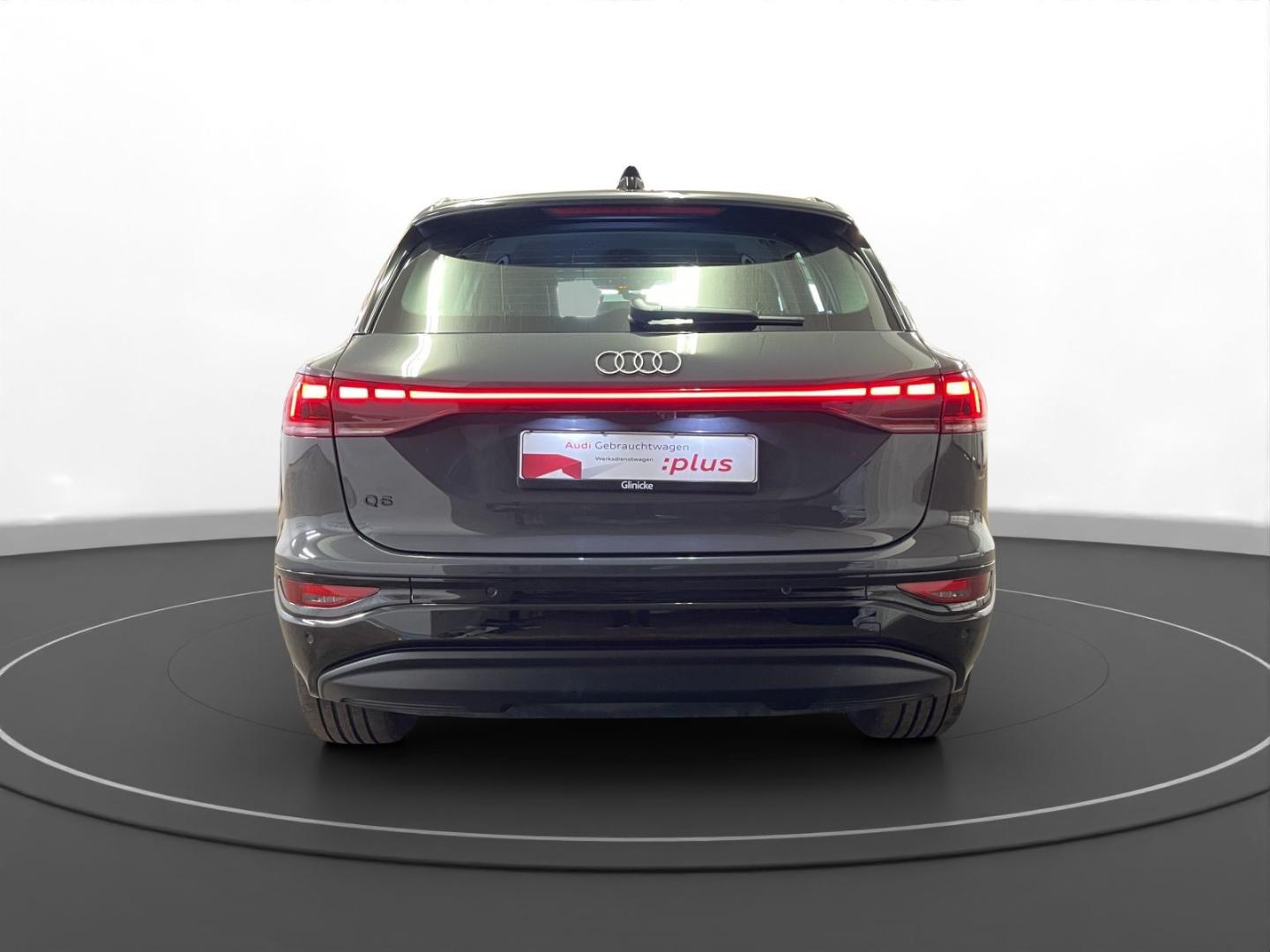 Image about Audi Q6 SUV e-tron e-tron quattro