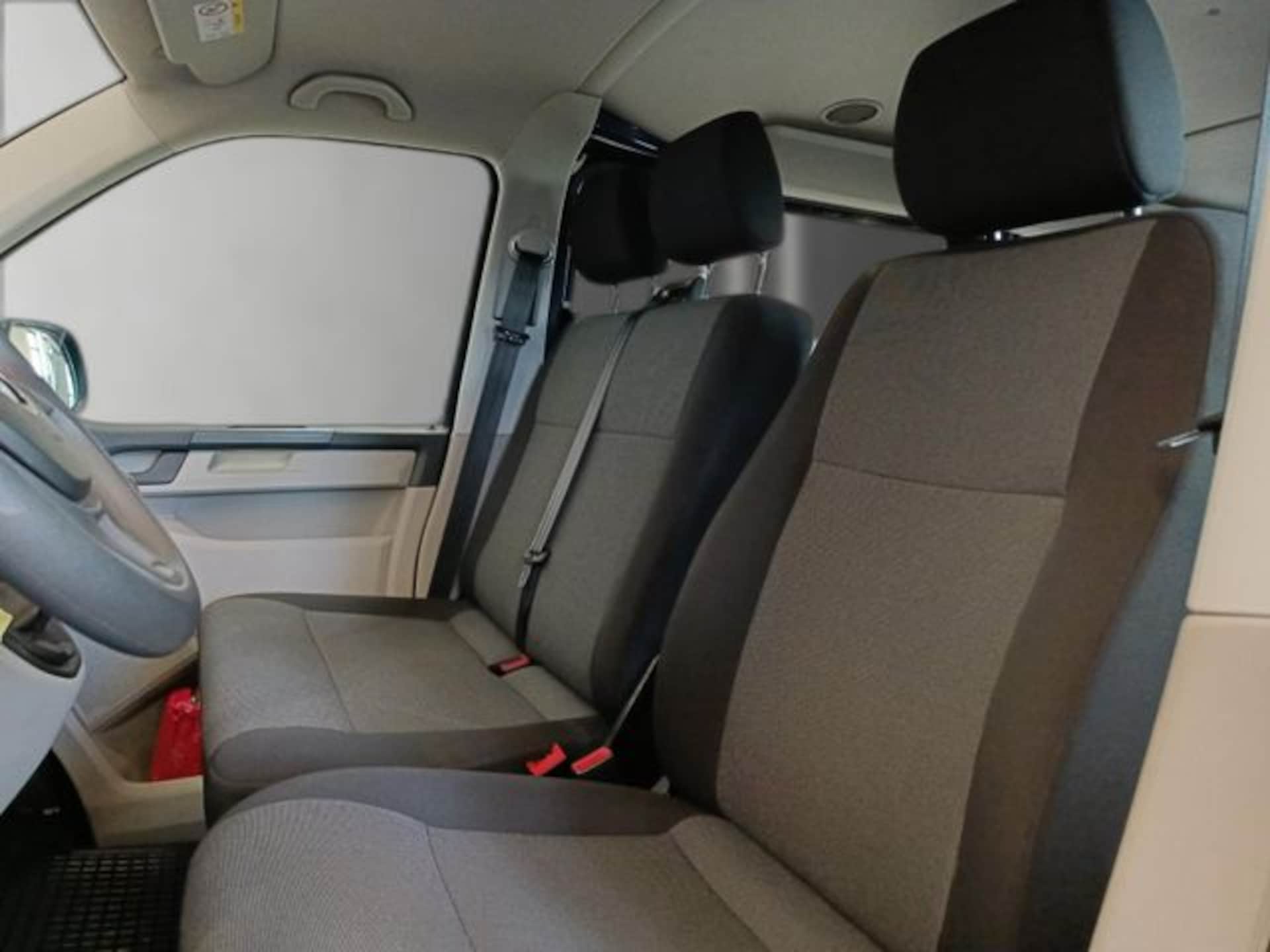 Volkswagen T6 Transporter Kombi langer Radstand