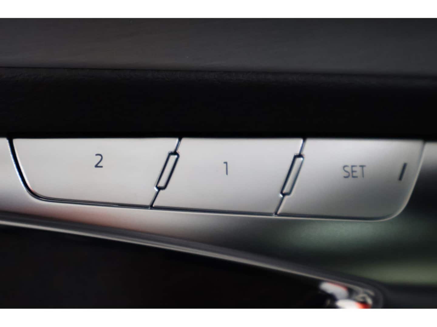 Bild über Audi S6 Avant TDI quattro tiptronic - für weitere Informationen kontaktieren Sie den Audi Partner