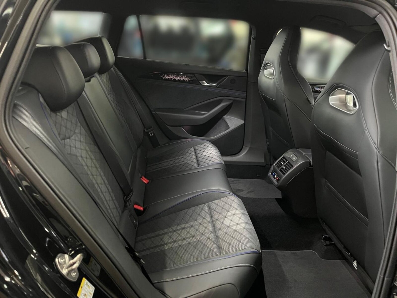 Volkswagen Passat – Bild 15
