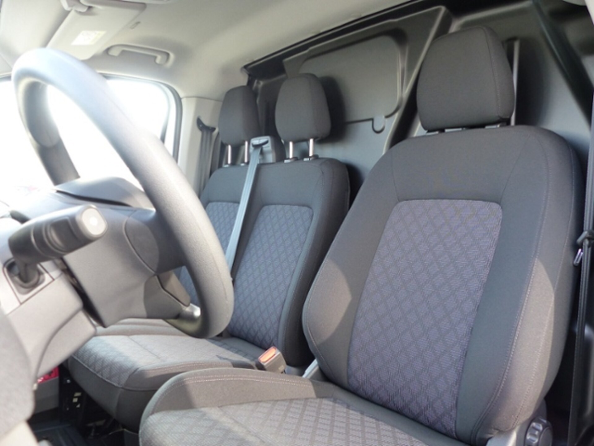 Volkswagen Transporter Kasten langer Radstand