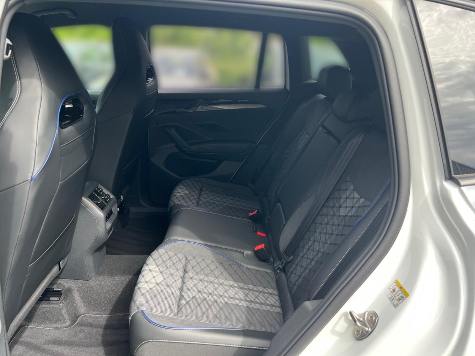 Volkswagen Tiguan – Bild 9