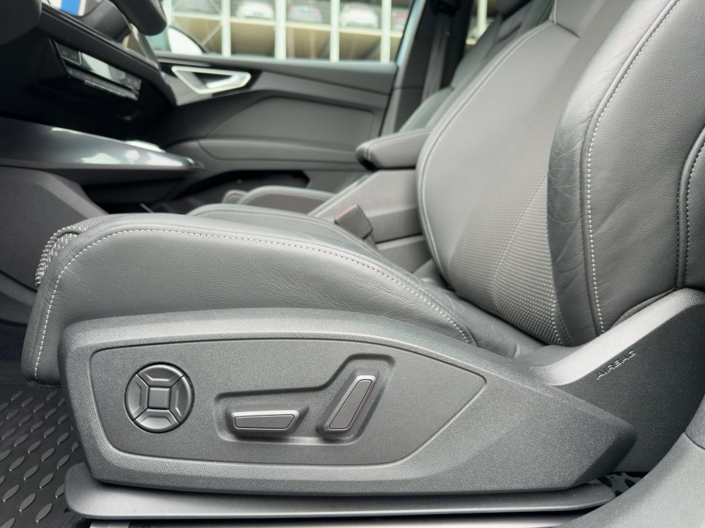 Bild über Audi Q4 e-tron 50 e-tron quattro - für weitere Informationen kontaktieren Sie den Audi Partner