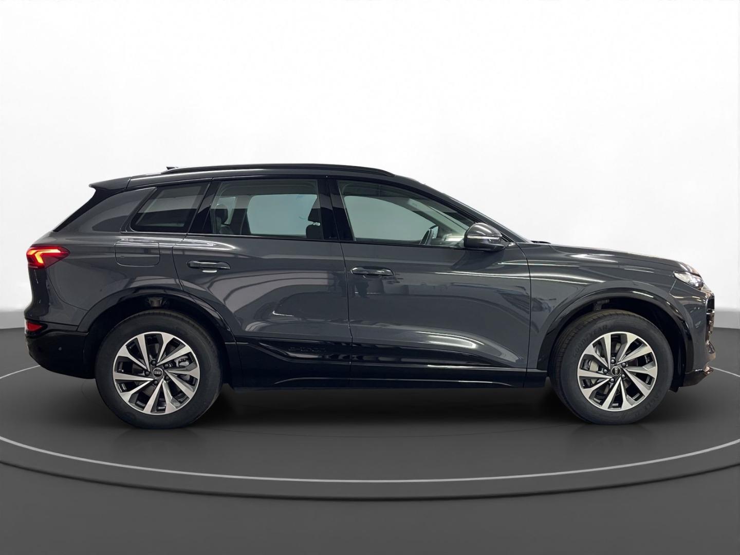 Image about Audi Q6 SUV e-tron e-tron quattro