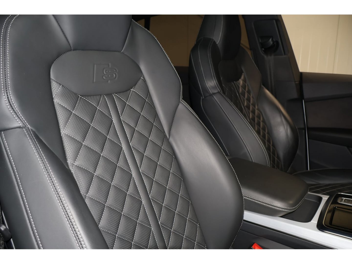 Bild über Audi Q8 55 TFSI quattro tiptronic - für weitere Informationen kontaktieren Sie den Audi Partner