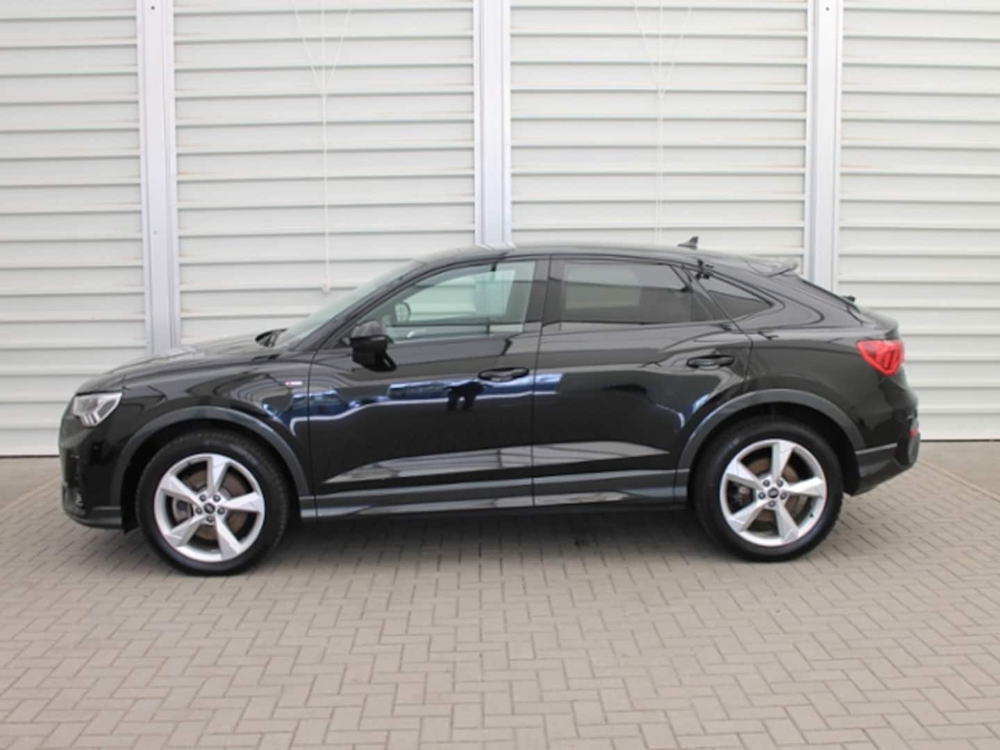 Bild über Audi Q3 Sportback S line 40 TFSI quattro S tronic - für weitere Informationen kontaktieren Sie den Audi Partner