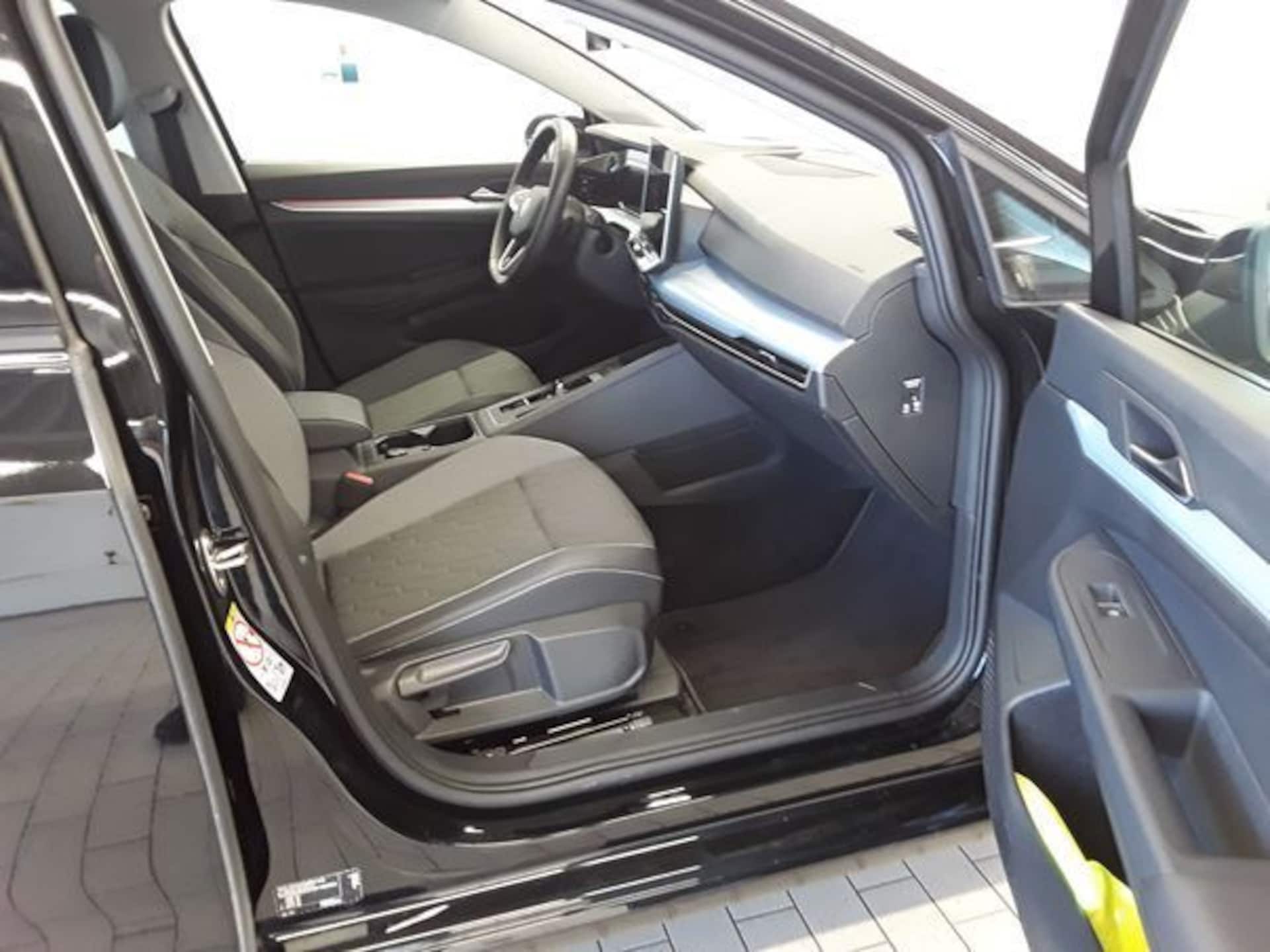 Volkswagen Golf Life
