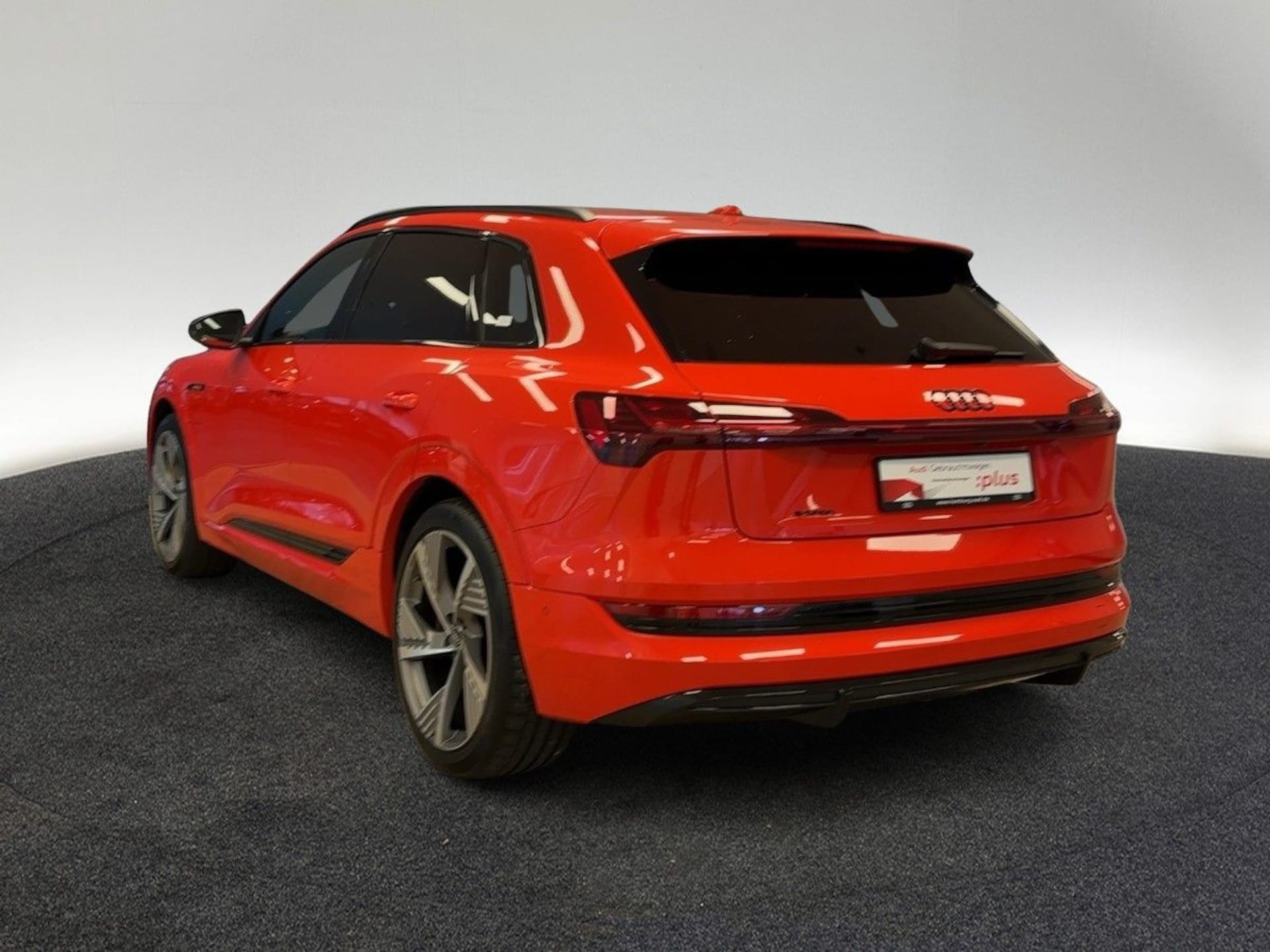 Audi e-tron S line