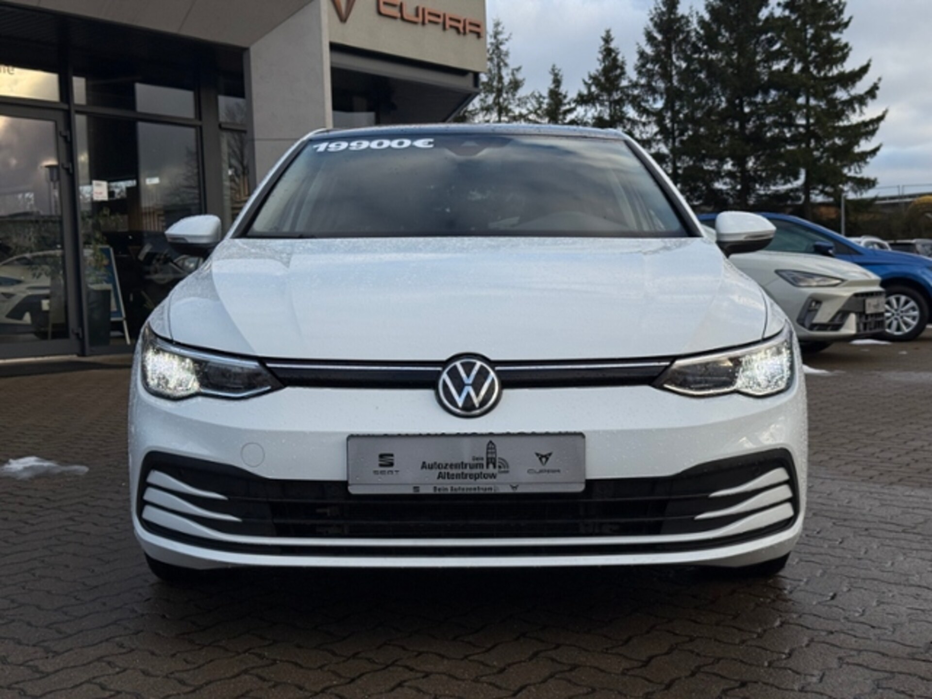 Volkswagen Golf Life