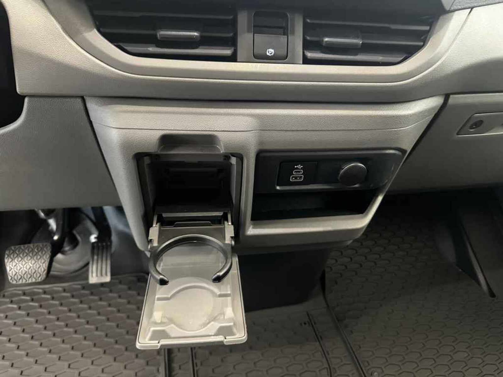 Volkswagen Transporter Kasten langer Radstand – Bild 14