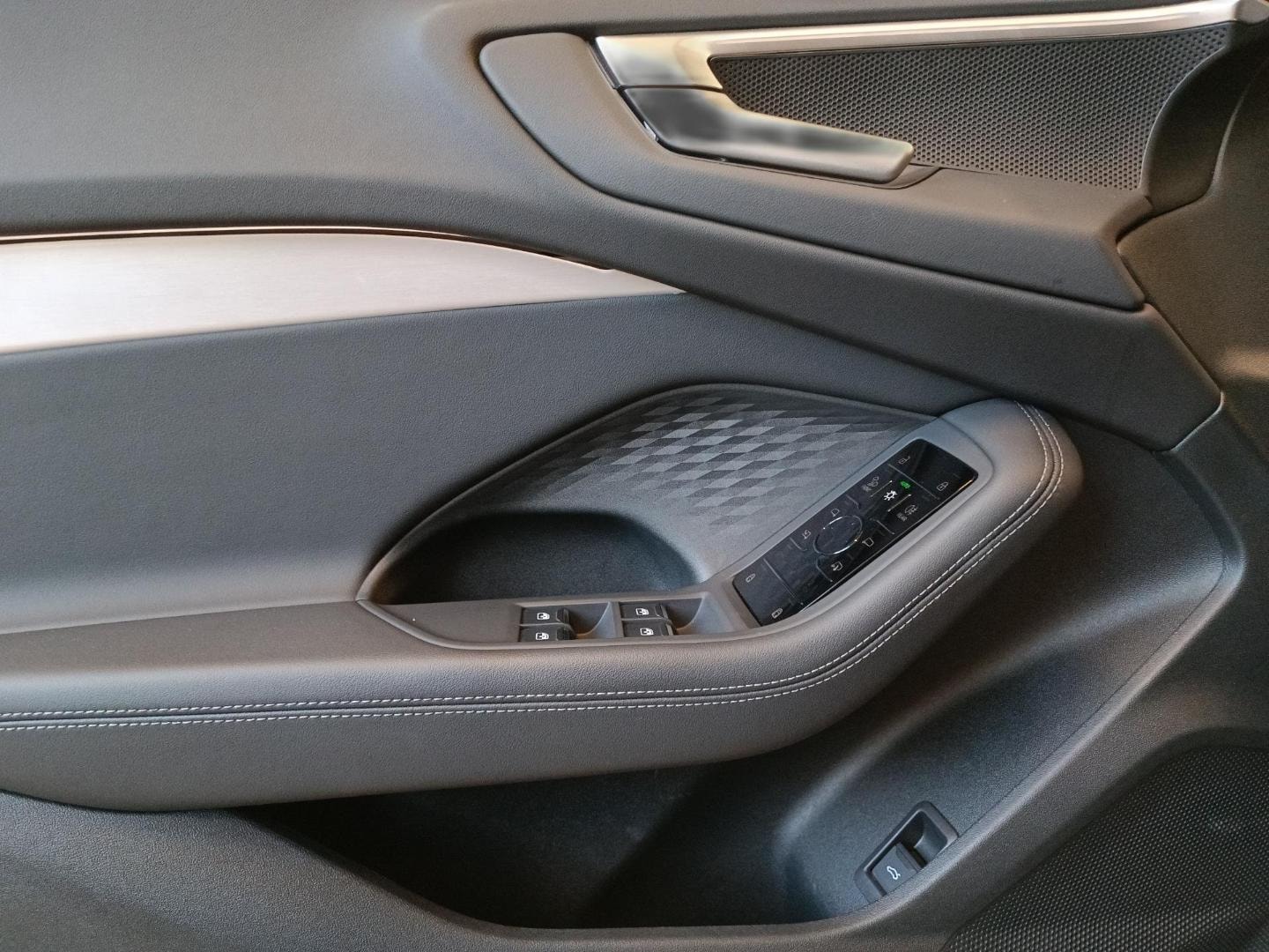 Bild über Audi A5 Avant TDI quattro 150 kW S tronic - für weitere Informationen kontaktieren Sie den Audi Partner