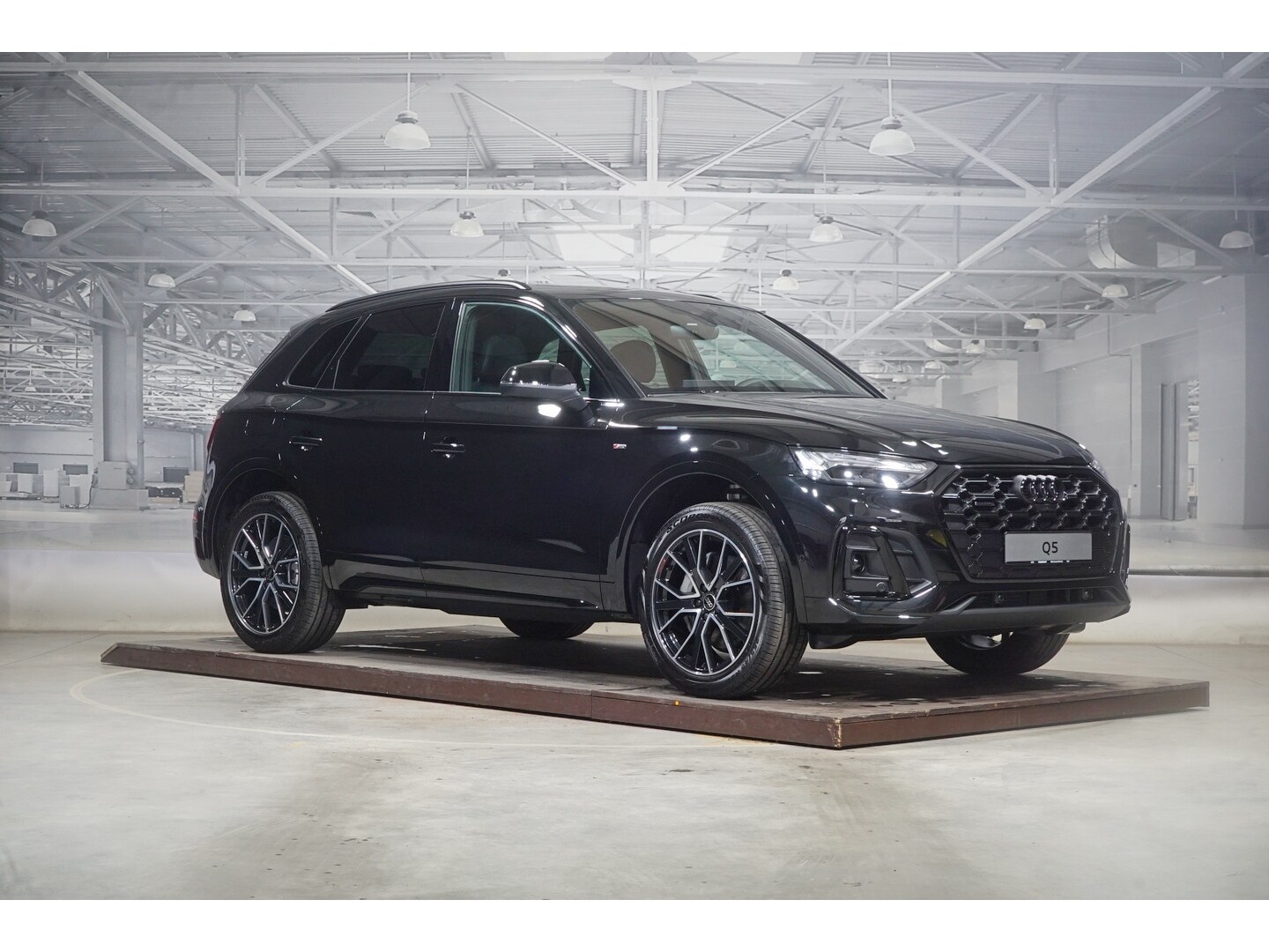 Image about Audi Q5 TFSI e S line business 55 TFSI e quattro S tronic
