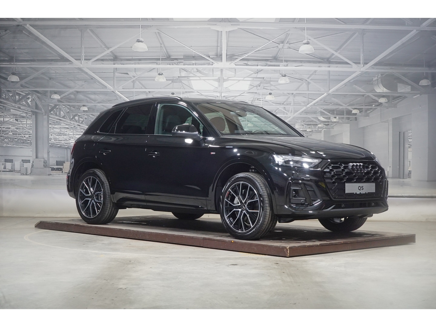 Image about Audi Q5 TFSI e S line business 55 TFSI e quattro S tronic