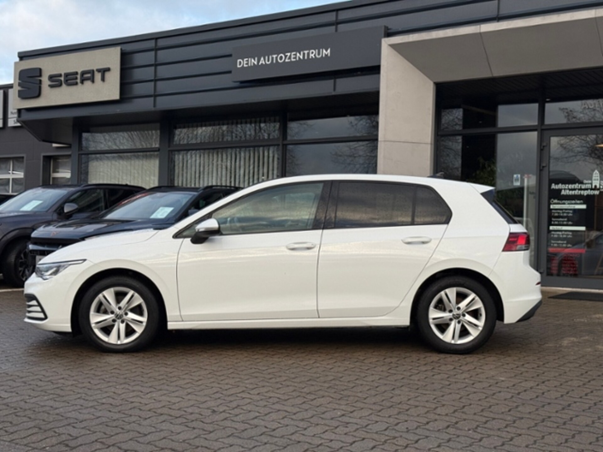 Volkswagen Golf Life