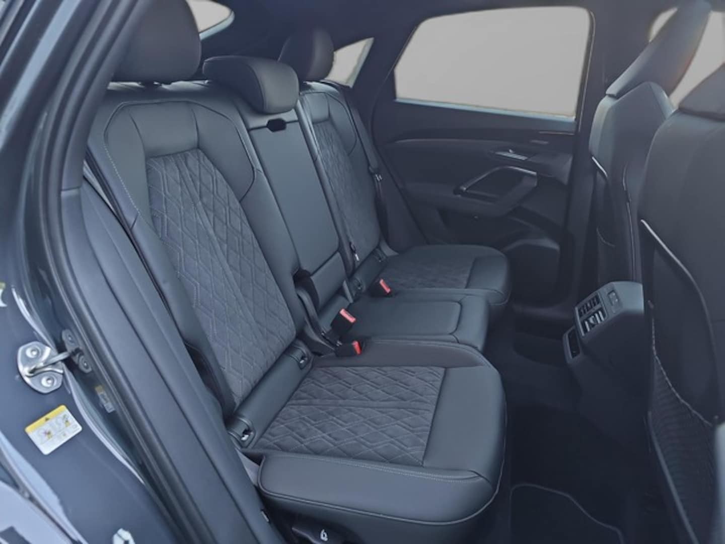 Bild über Audi Q5 Sportback TDI quattro 150 kW S tronic - für weitere Informationen kontaktieren Sie den Audi Partner