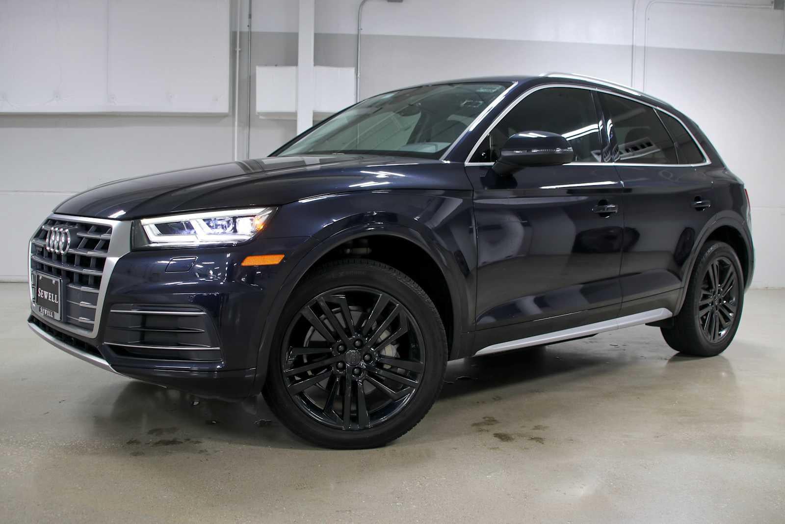 2018 Audi Q5 2.0T quattro S tronic Premium Plus's photo