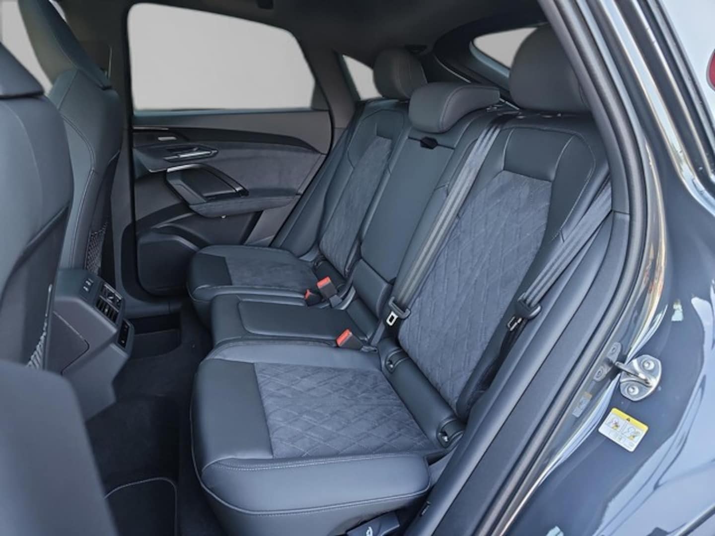 Bild über Audi Q5 Sportback TDI quattro 150 kW S tronic - für weitere Informationen kontaktieren Sie den Audi Partner