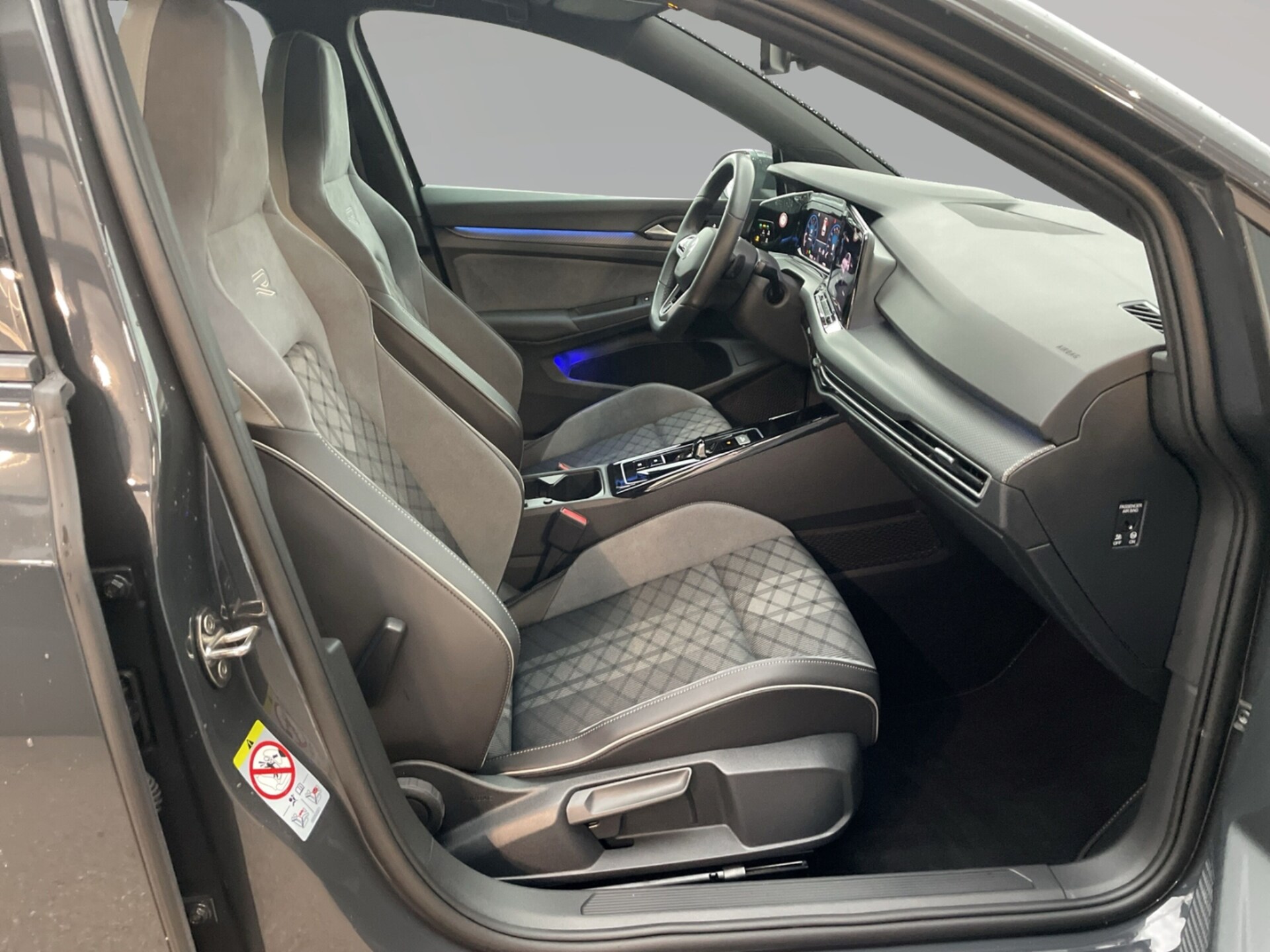 Volkswagen Golf R-Line