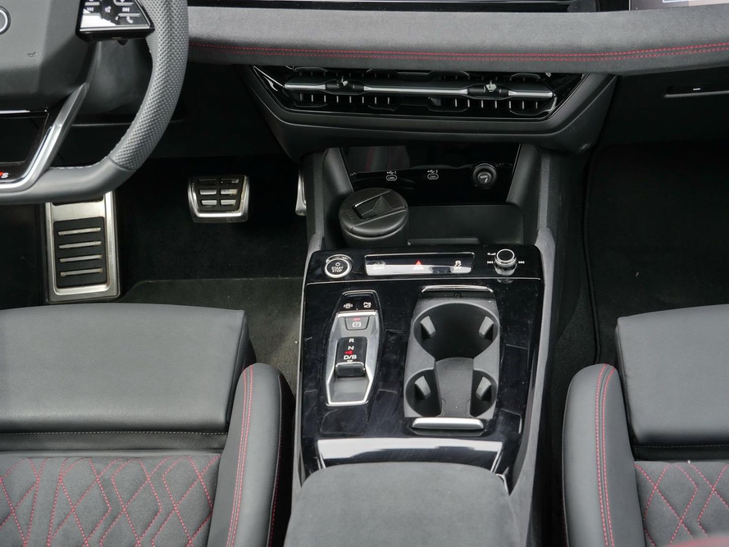 Image about Audi Q6 SUV e-tron 55 e-tron quattro 285 kW