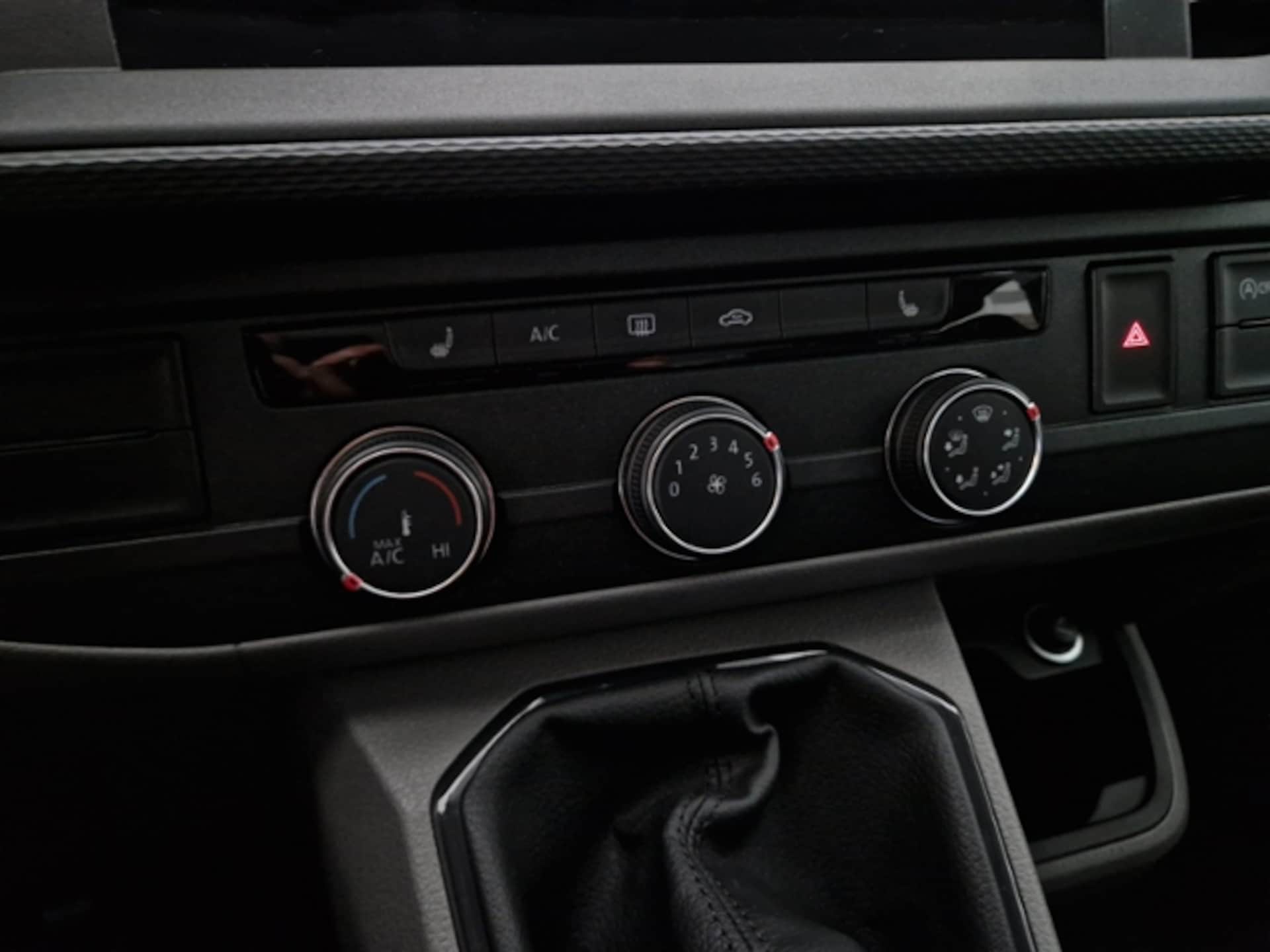 Volkswagen T6.1 Transporter Kombi langer Radstand