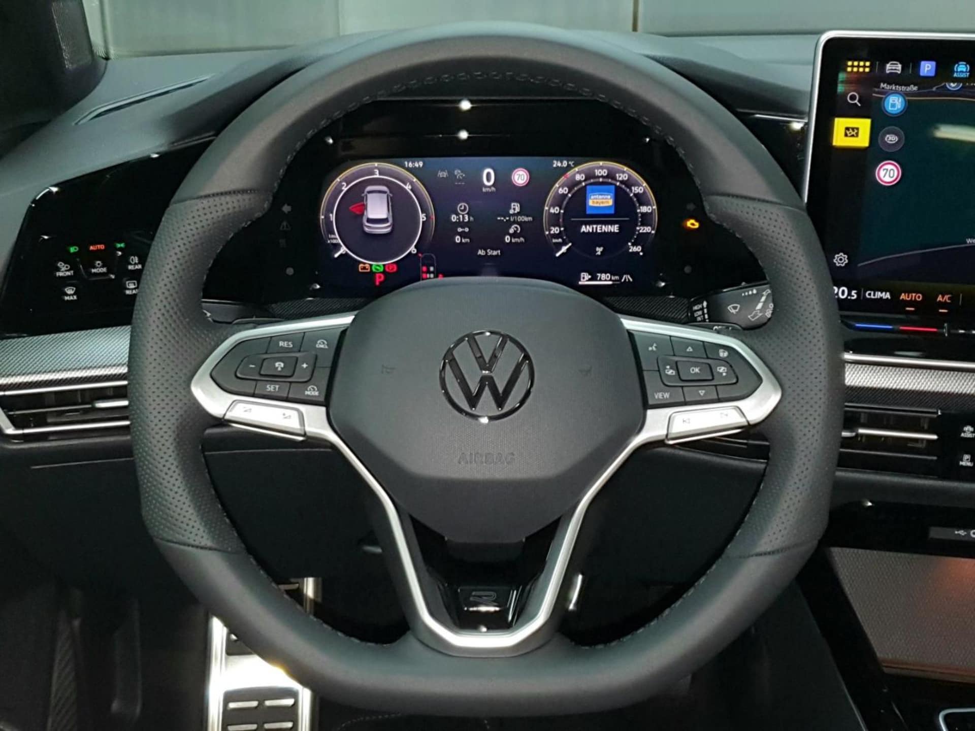 Volkswagen Golf R-Line