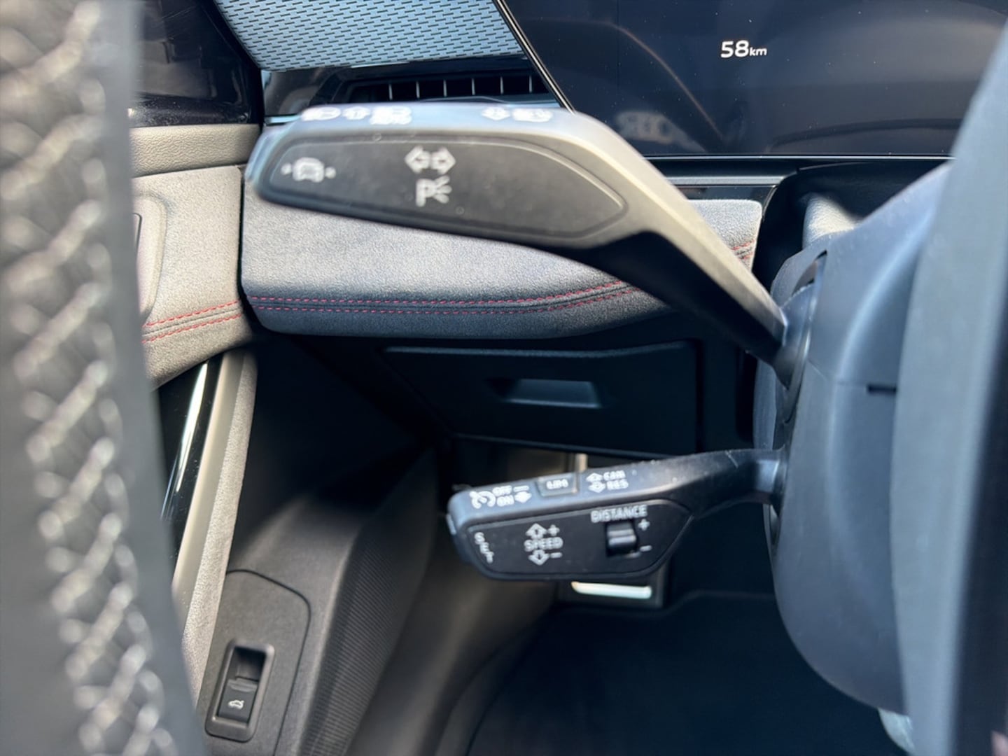Bild über Audi S6 Avant e-tron e-tron quattro - für weitere Informationen kontaktieren Sie den Audi Partner