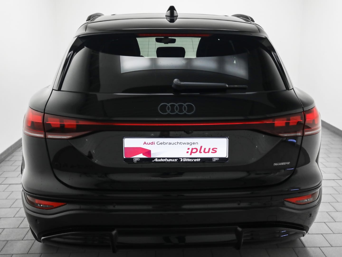 Bild über Audi Q6 SUV e-tron S line business e-tron quattro 315 kW - für weitere Informationen kontaktieren Sie den Audi Partner