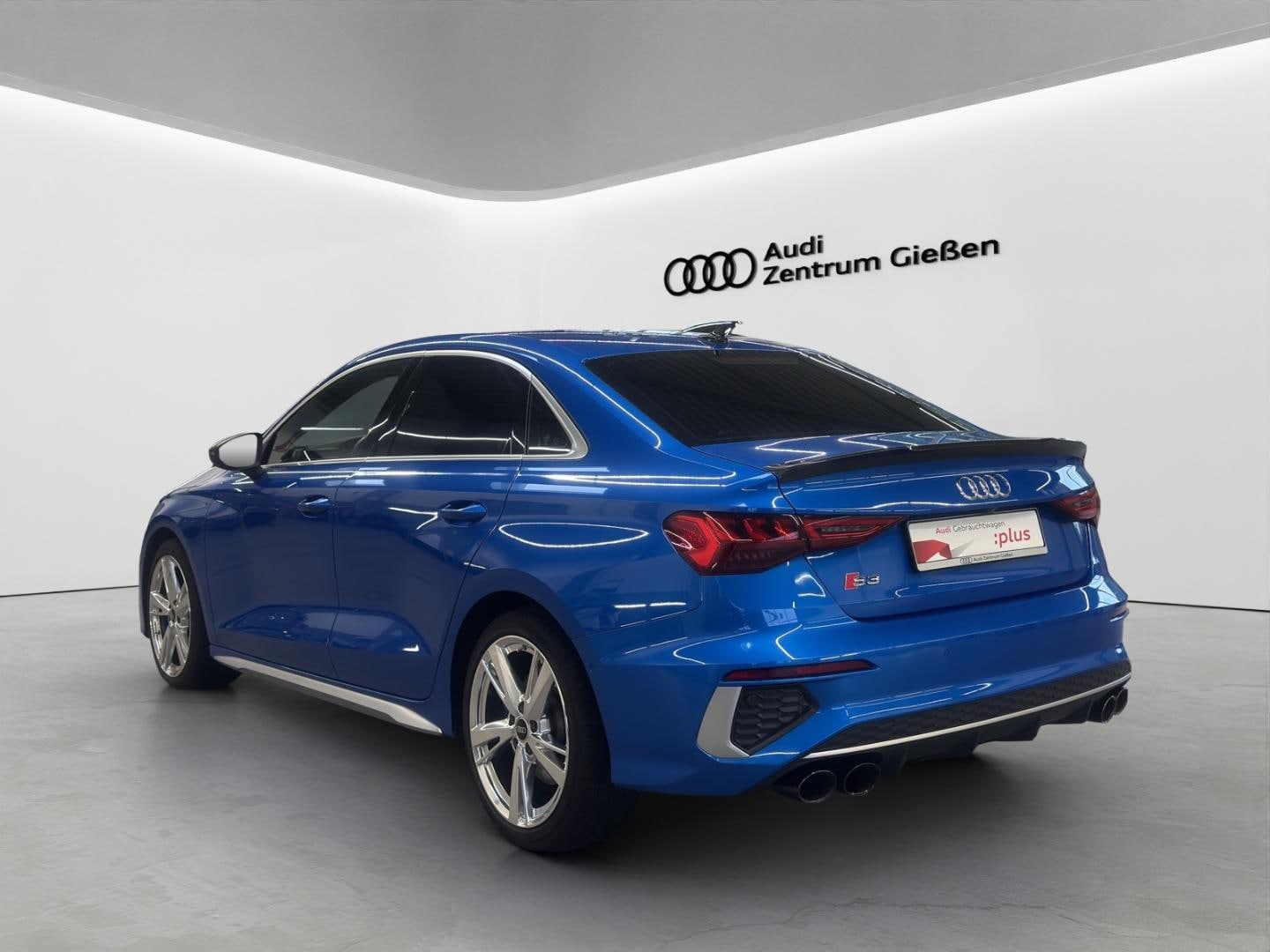 Bild über Audi S3 Limousine TFSI quattro S tronic - für weitere Informationen kontaktieren Sie den Audi Partner