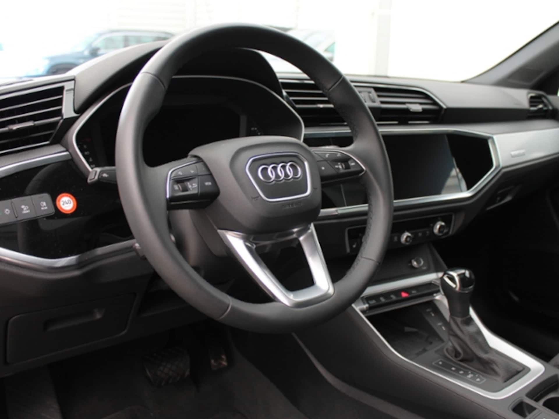 Audi Q3 Sportback S line