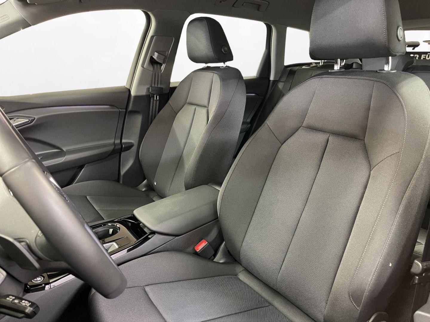 Image about Audi Q6 SUV e-tron e-tron quattro