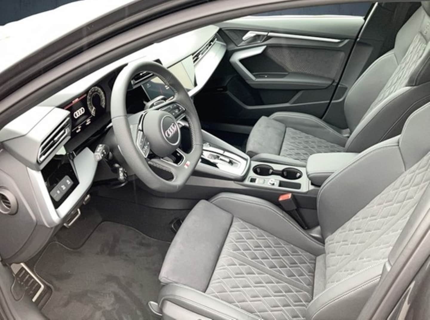 Bild über Audi A3 Sportback TFSI e S line 40 TFSI e S tronic - für weitere Informationen kontaktieren Sie den Audi Partner