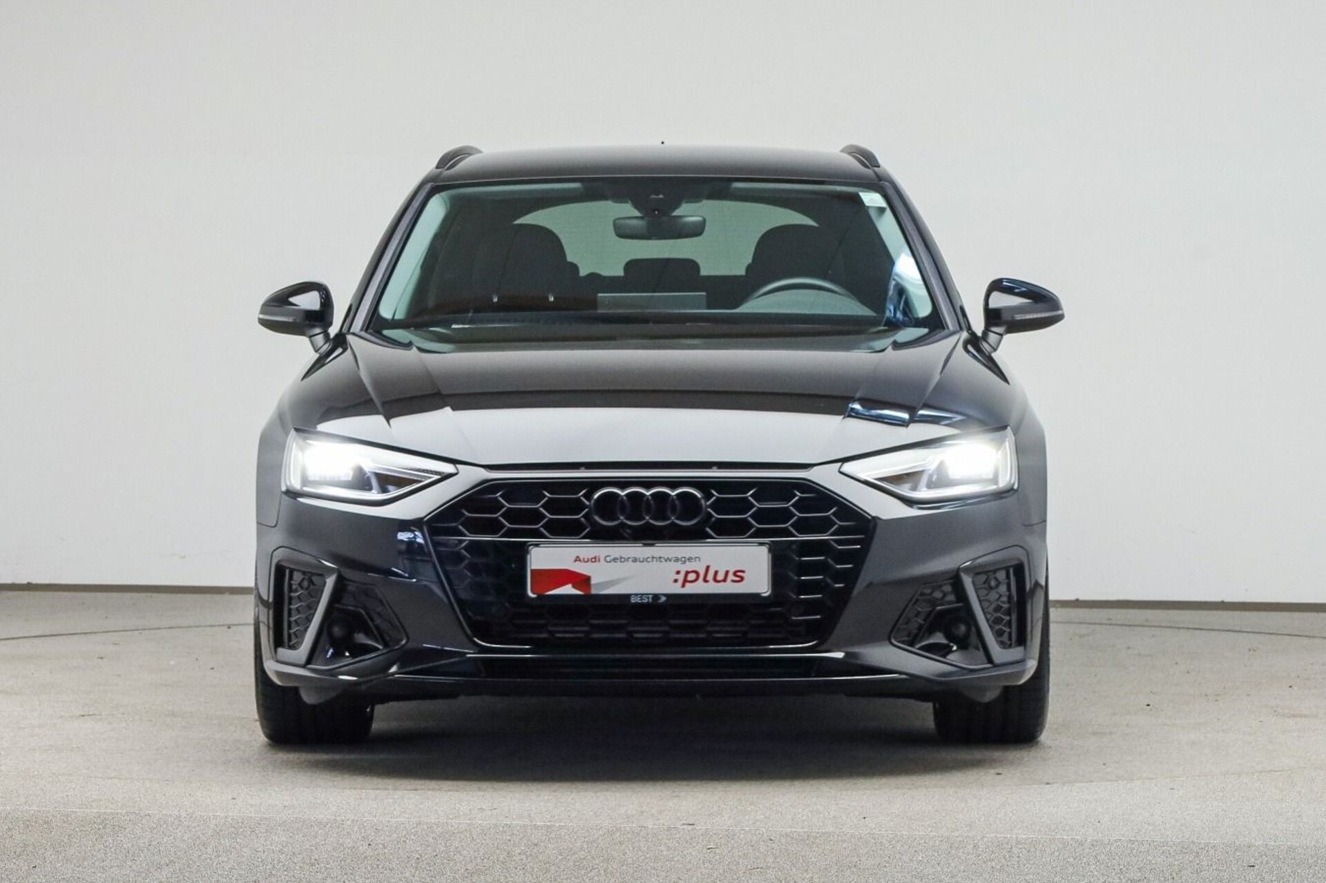 Audi A4 Avant S line