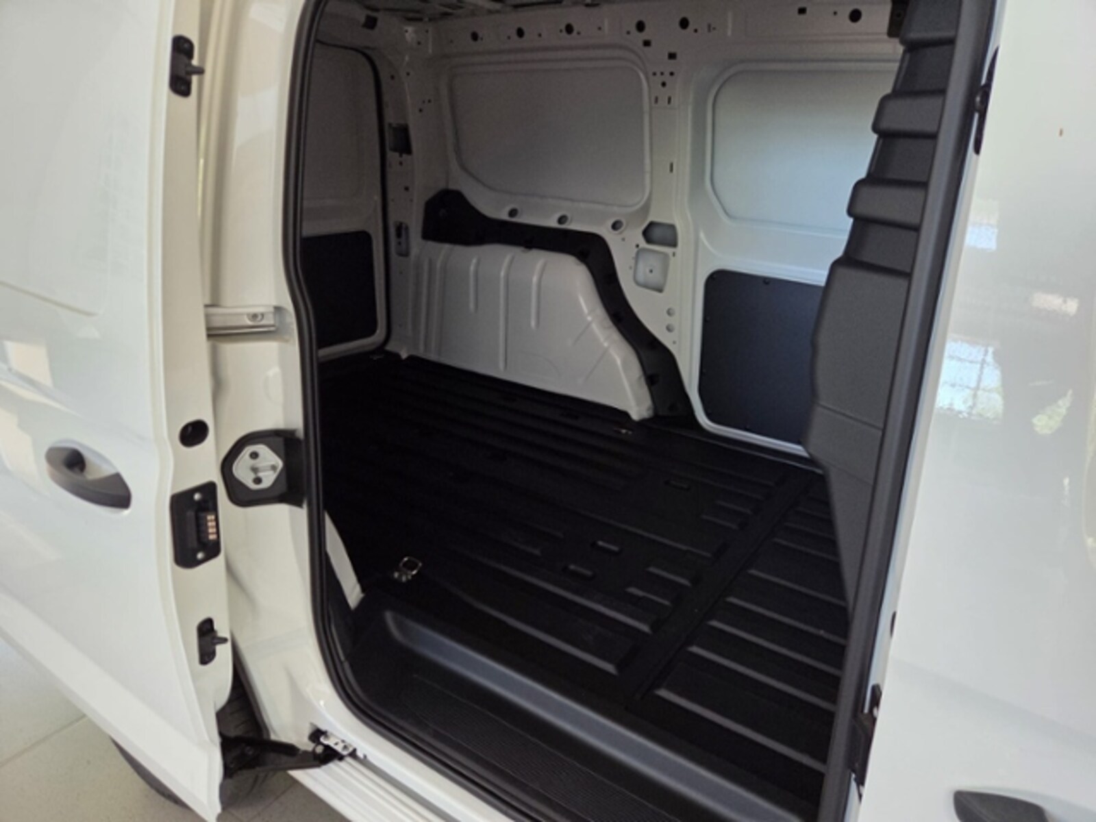 Volkswagen Caddy Maxi Cargo – Bild 6