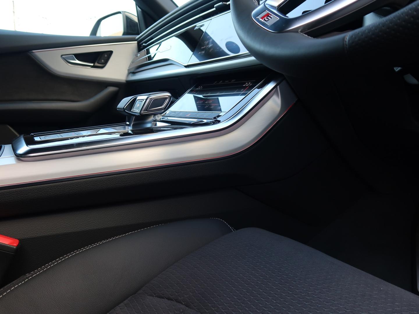 Image about Audi Q8 55 TFSI quattro S line 250(340) kW(PS) tiptronic