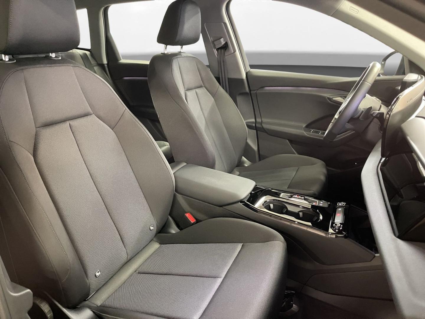 Image about Audi Q6 SUV e-tron e-tron quattro