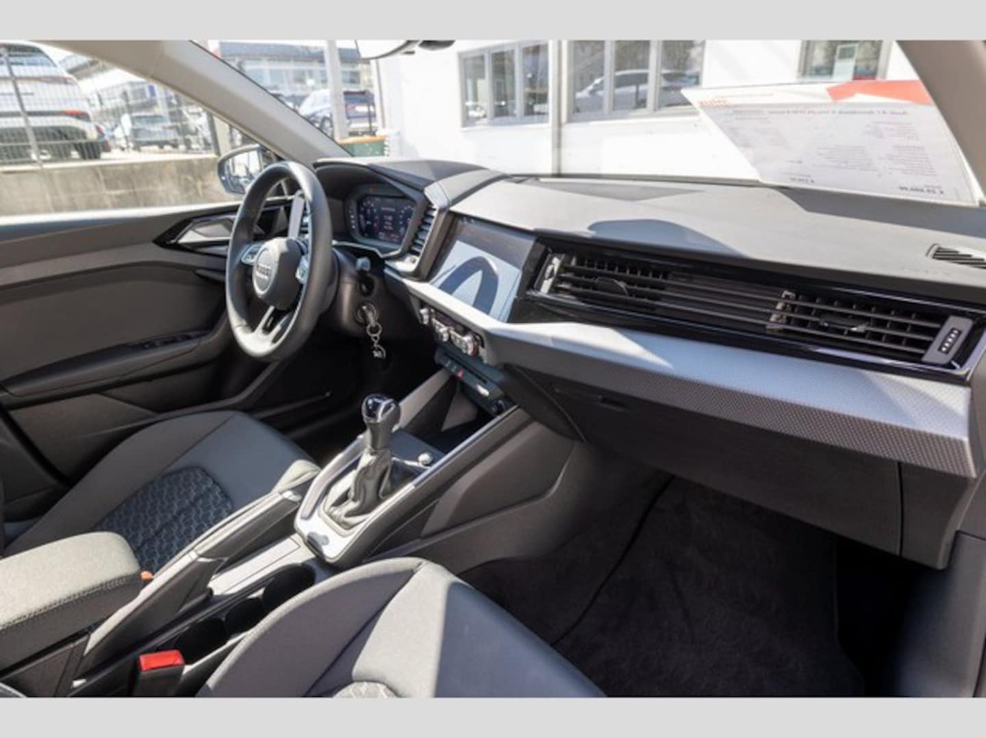 Bild über Audi A1 Sportback S line 25 TFSI S tronic - für weitere Informationen kontaktieren Sie den Audi Partner