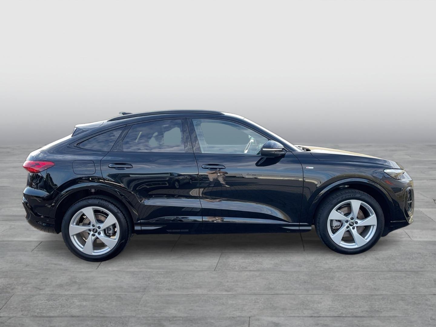 Bild über Audi Q5 Sportback TDI quattro 150 kW S tronic - für weitere Informationen kontaktieren Sie den Audi Partner