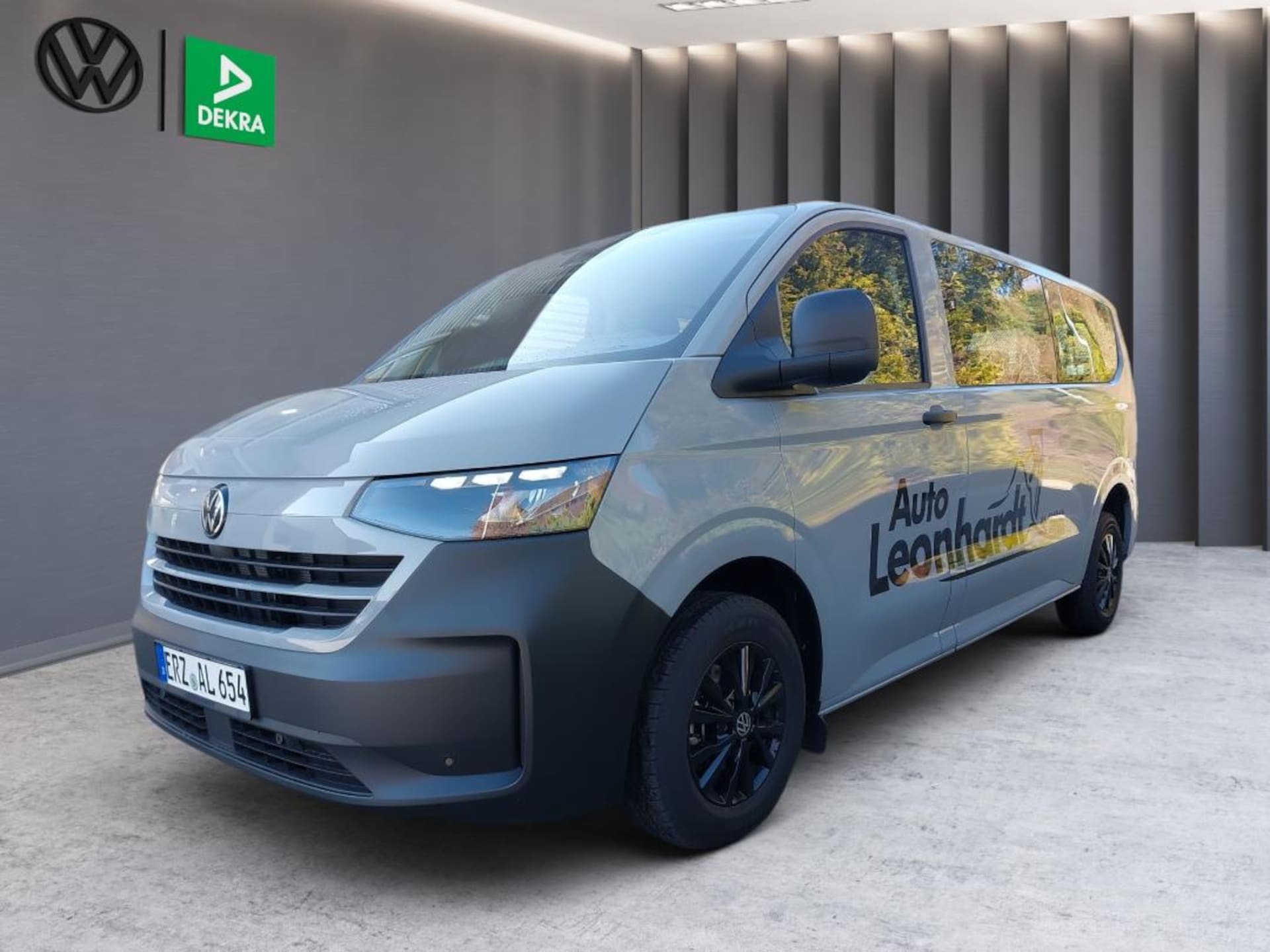 Volkswagen Transporter Kombi langer Radstand