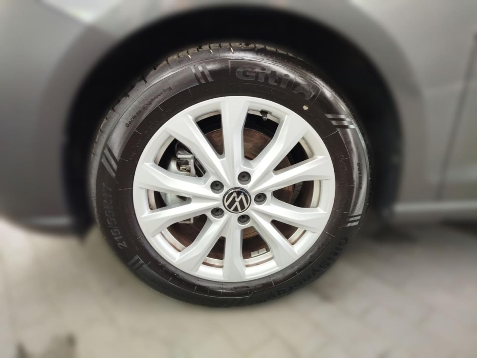 Volkswagen Caddy Basis-Modell