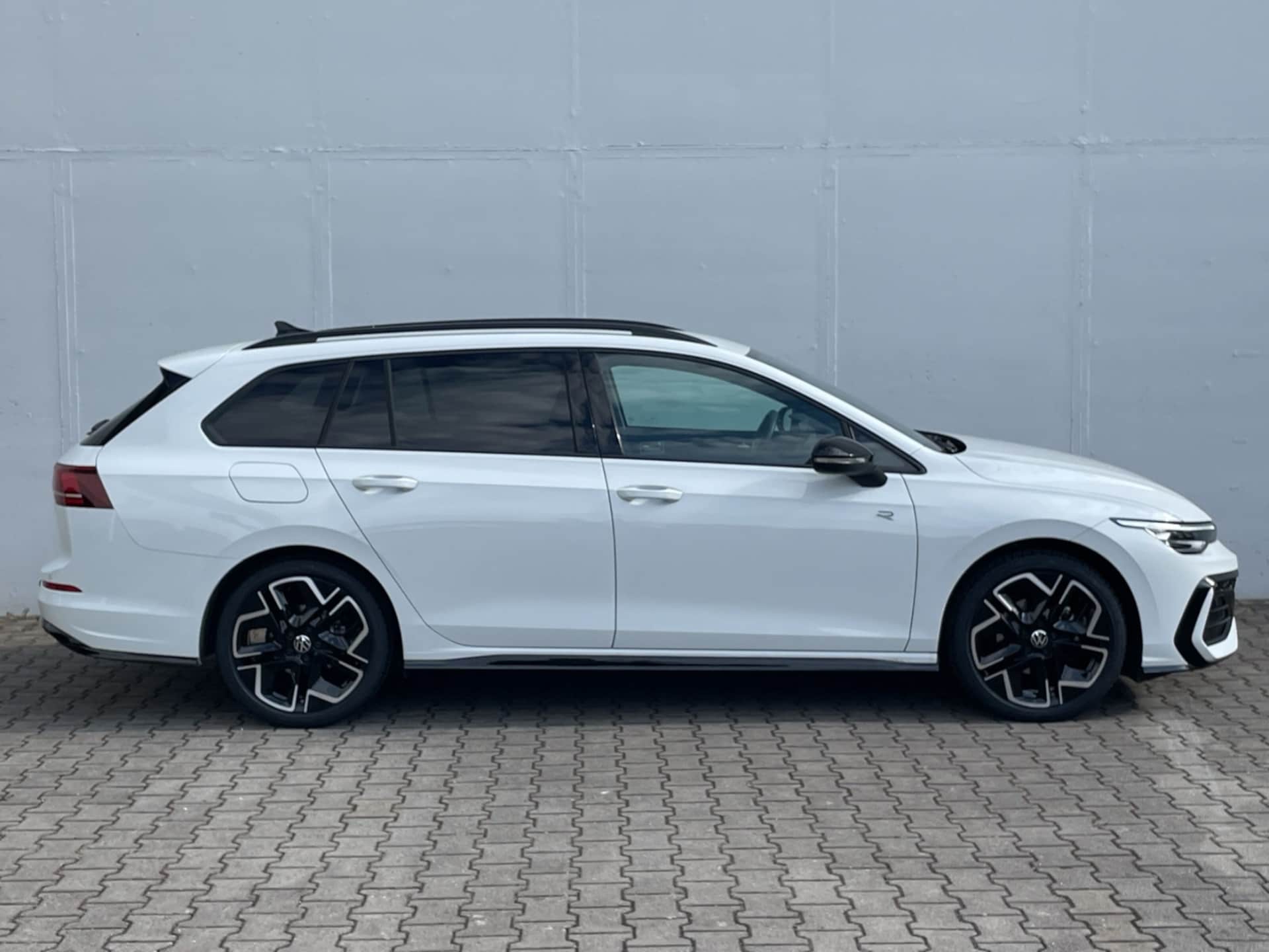 Volkswagen Golf Variant R-Line