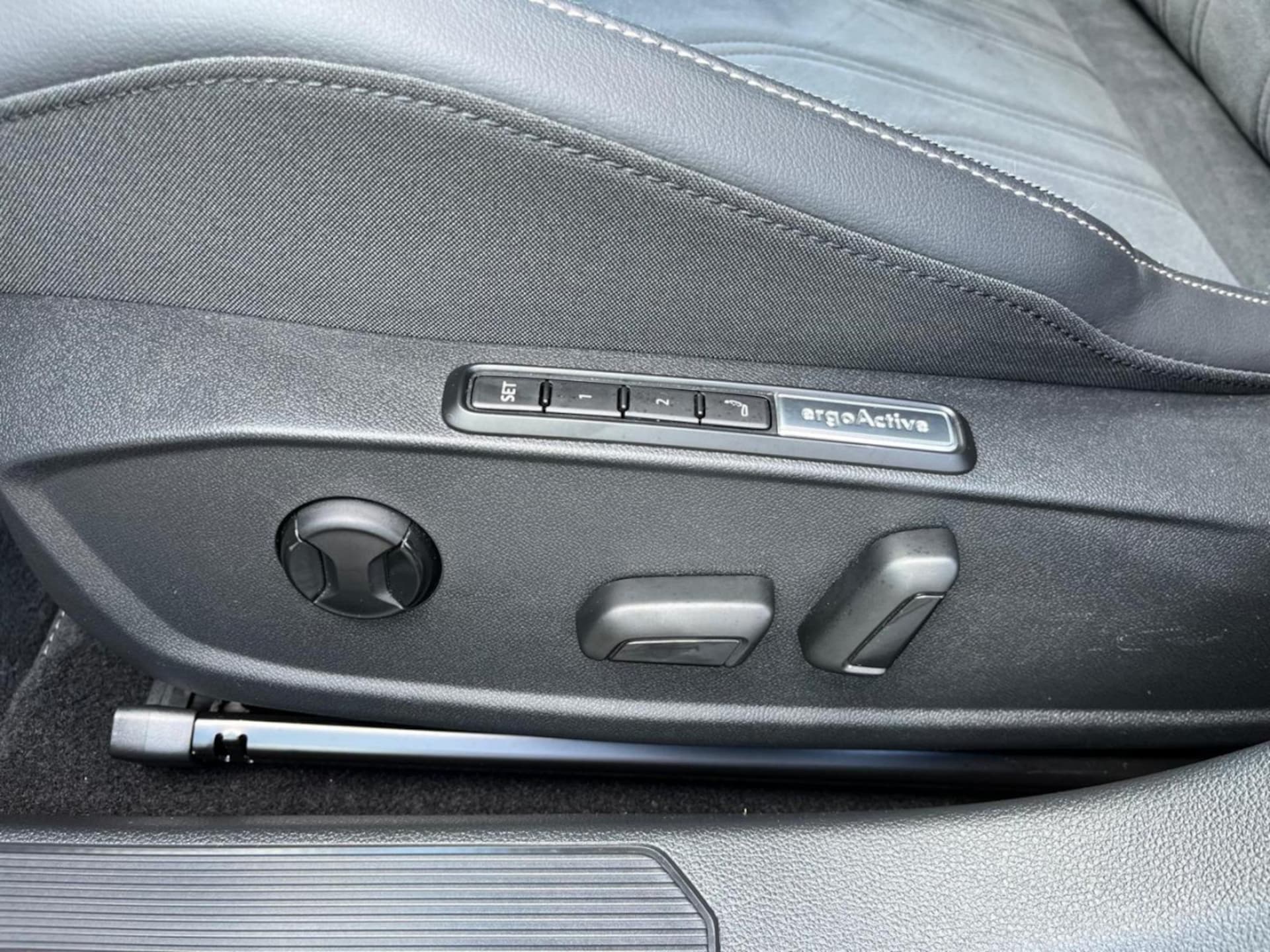 Volkswagen Golf Style