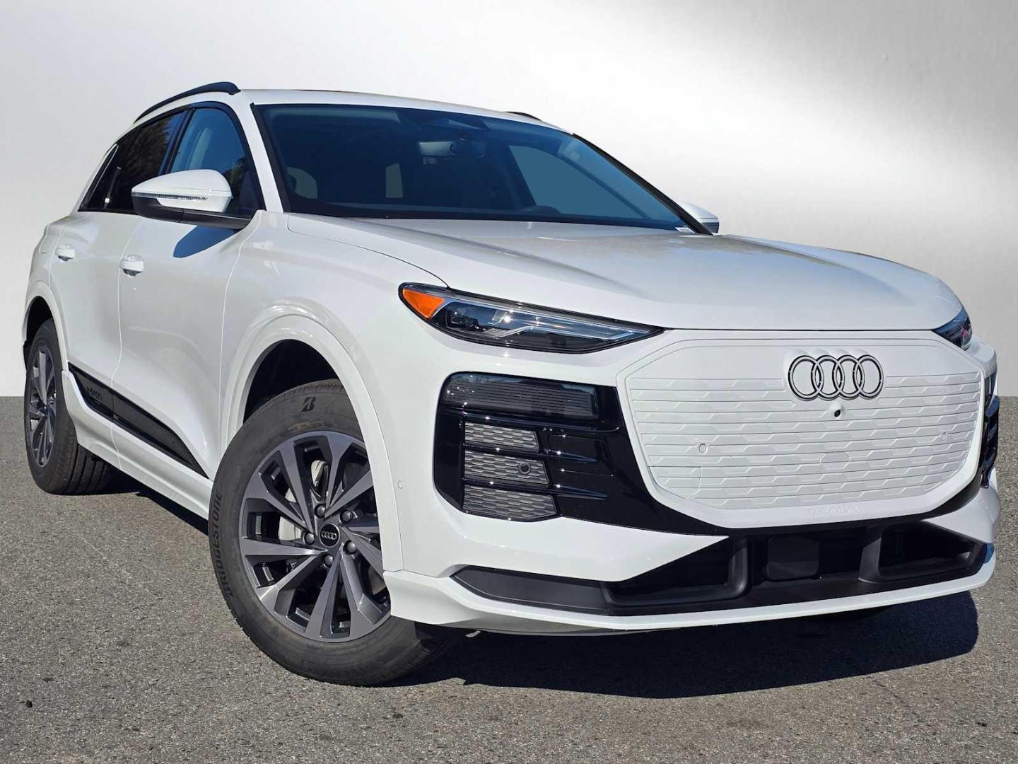 2025 Audi Q6 e-tron Premium quattro's photo
