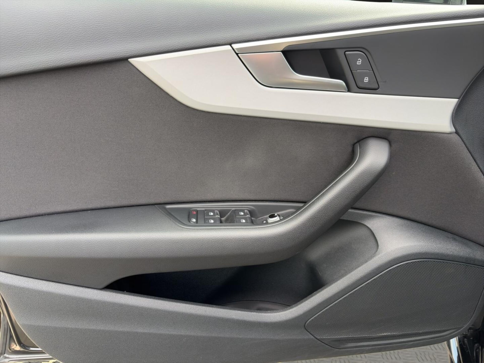 Audi A4 Avant S line
