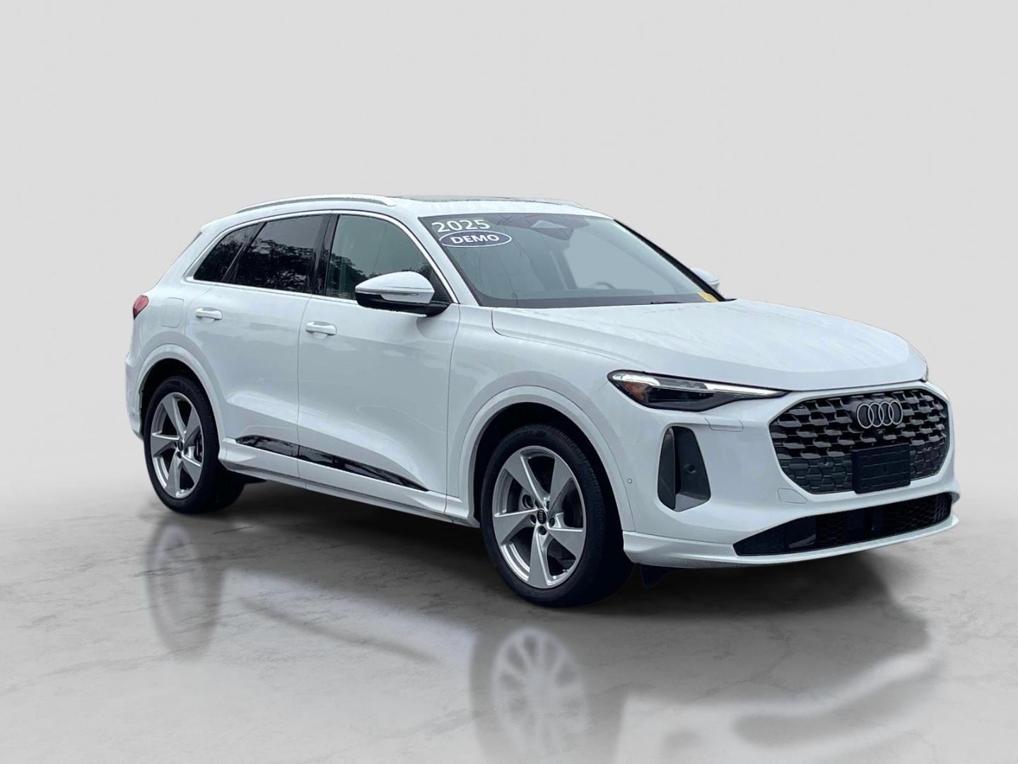 2025 Audi Q5 40 Prestige's photo