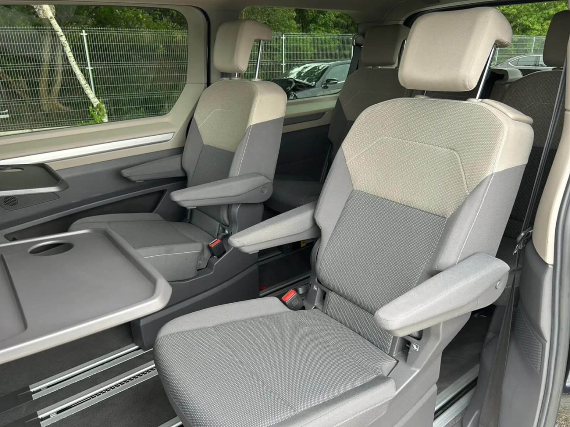 Volkswagen Multivan długi rozstaw osi Life